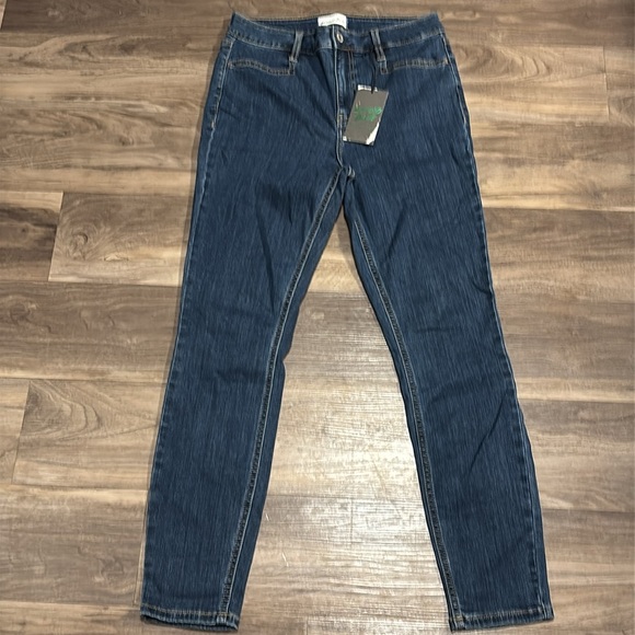 **NWT** Studio Blue Jeans - Picture 3 of 7
